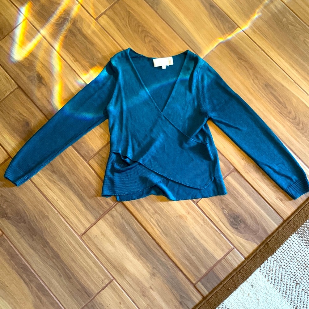 Gorgeous top by Michelle Mason